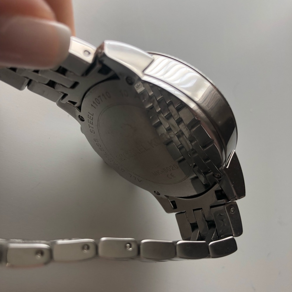 Michael Kors Watch - Picture 4 of 4